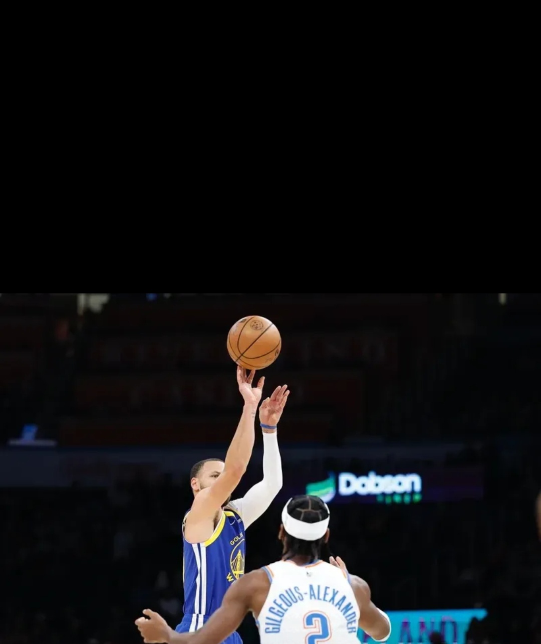 勇士擒灰熊迎四连胜，库里砍下高效三分