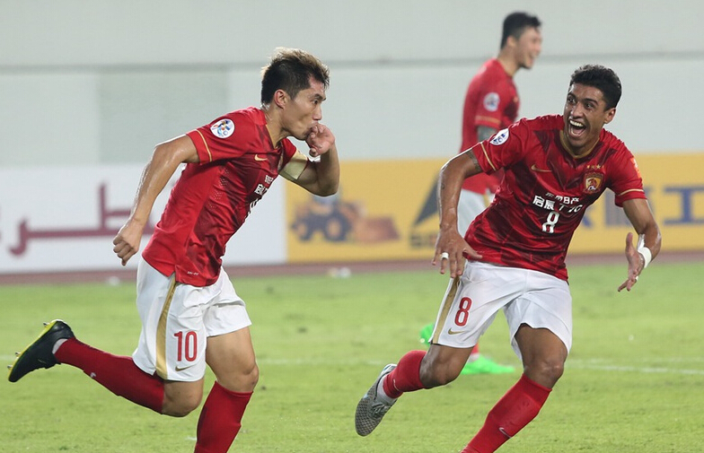 全心全意拼搏,豪强争夺最后胜利 全心全意拼搏,豪强争夺最后胜利