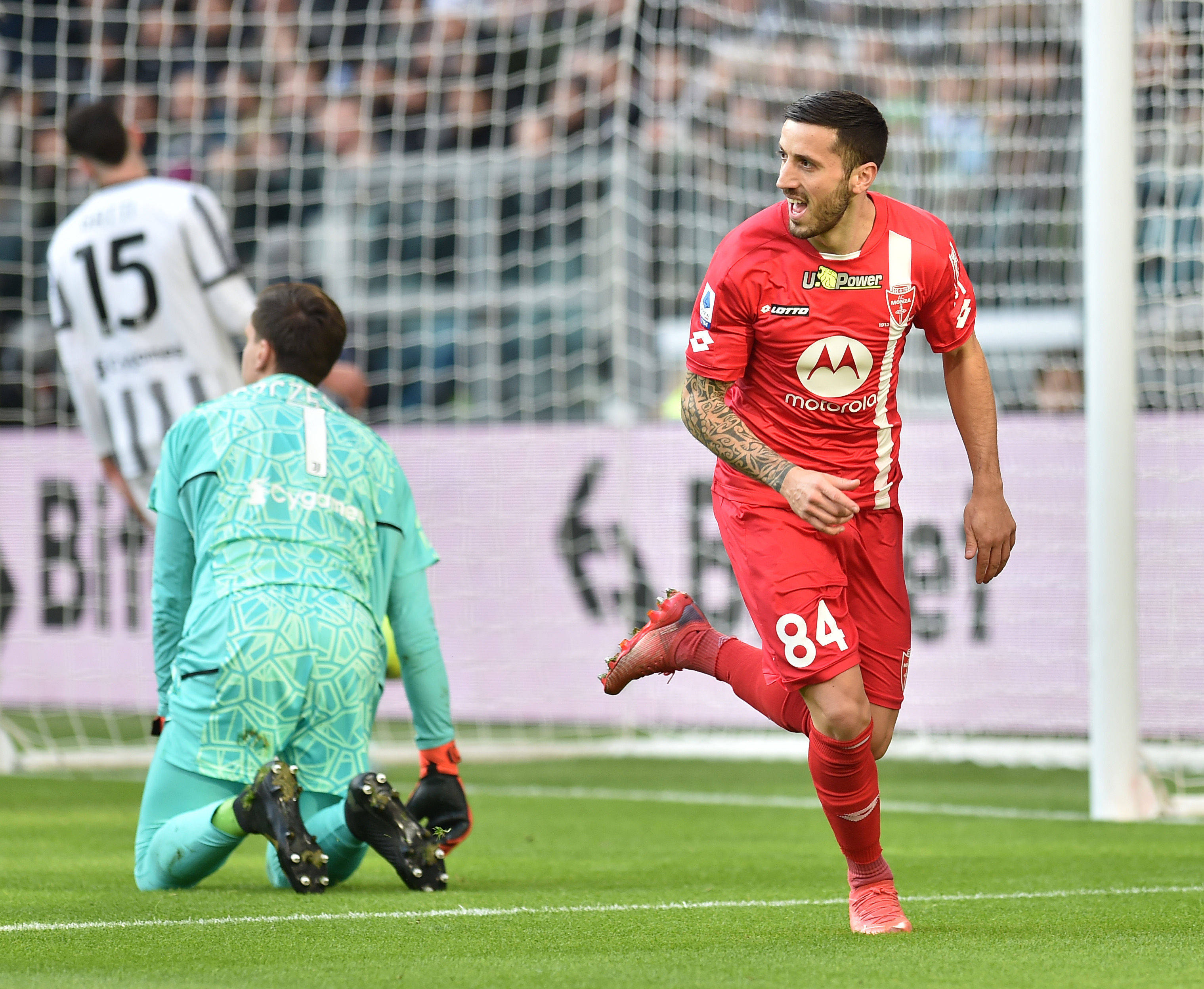 佛罗伦萨主场大胜，冲刺保级的简单介绍