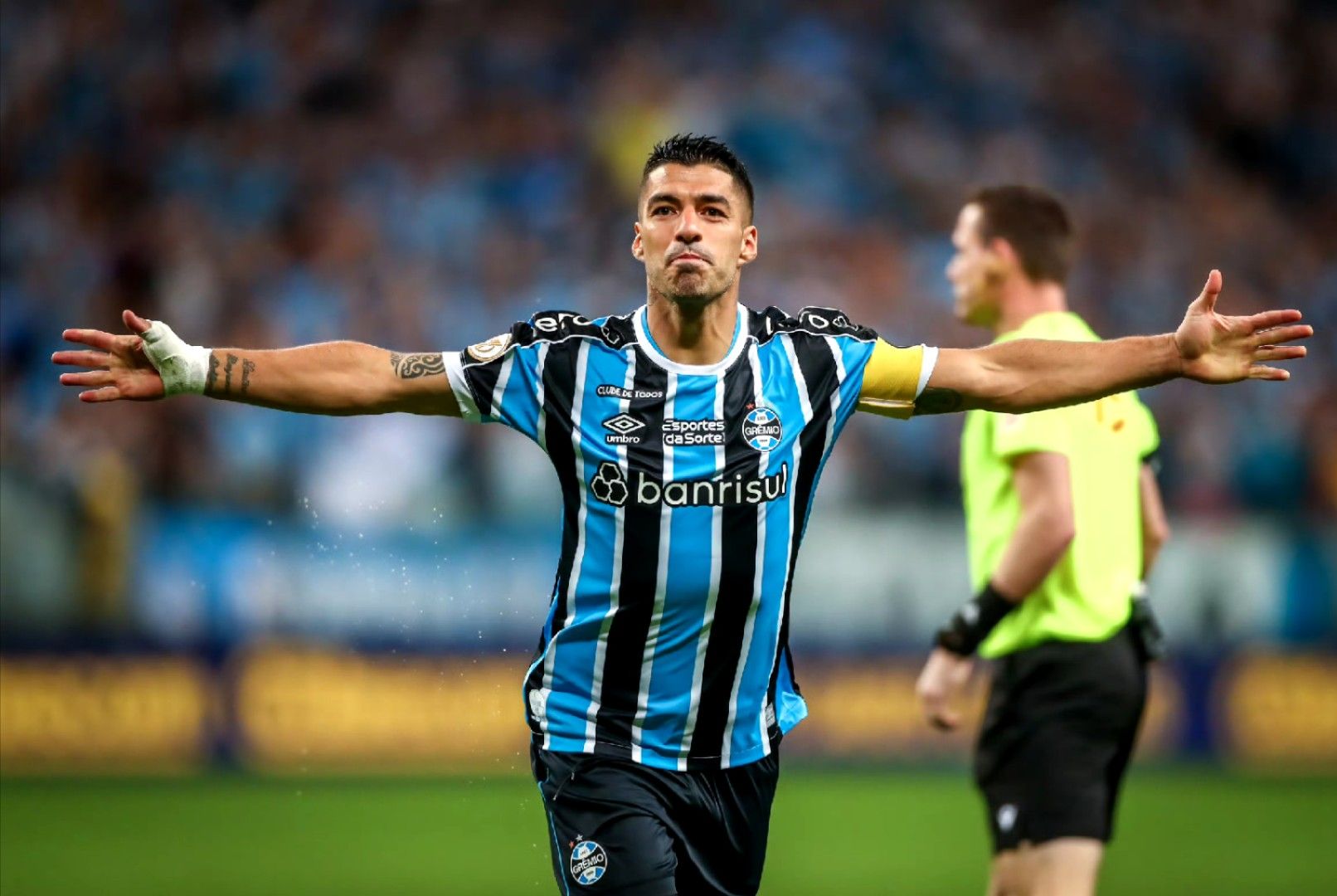 关于意大利客场挑战斯洛伐克，苏亚雷斯禁区内抽射破门拯救小组赛！的信息