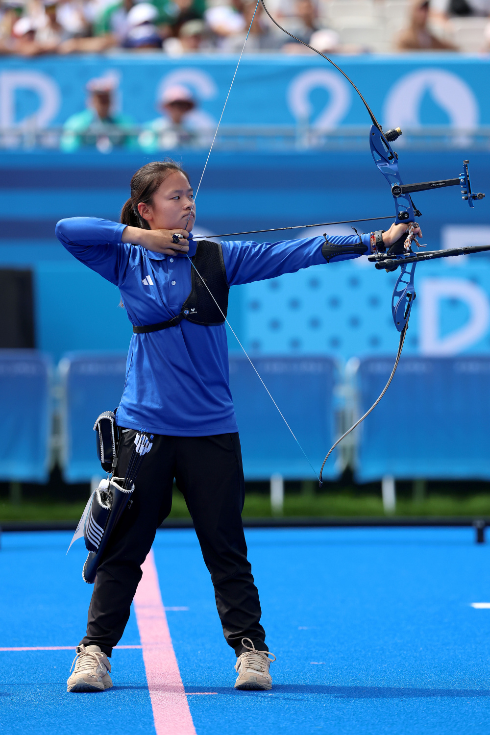 射箭选手创造新纪录,获得国家颁奖 射箭选手创造新纪录,获得国家颁奖