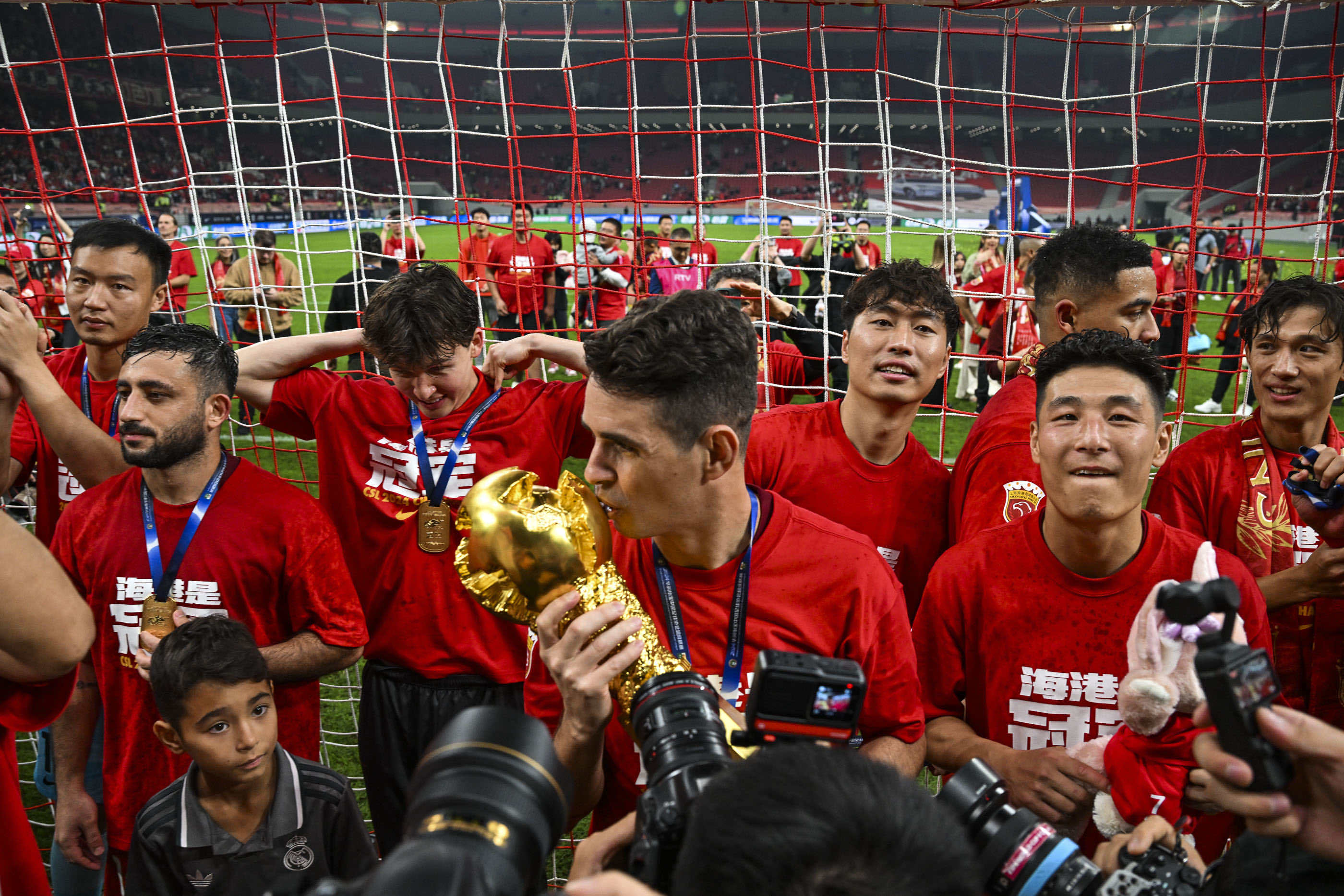 关于上海上港大胜对手,连续取得胜利的信息 关于上海上港大胜对手,连续取得胜利的信息