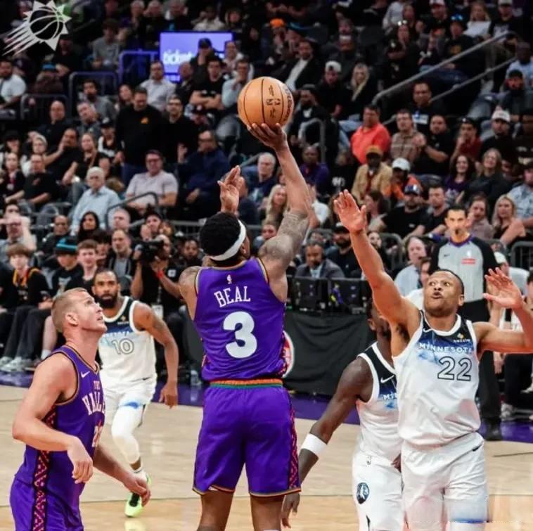 太阳惨败,布克独木难支面对强敌不敌勇士 太阳惨败,布克独木难支面对强敌不敌勇士