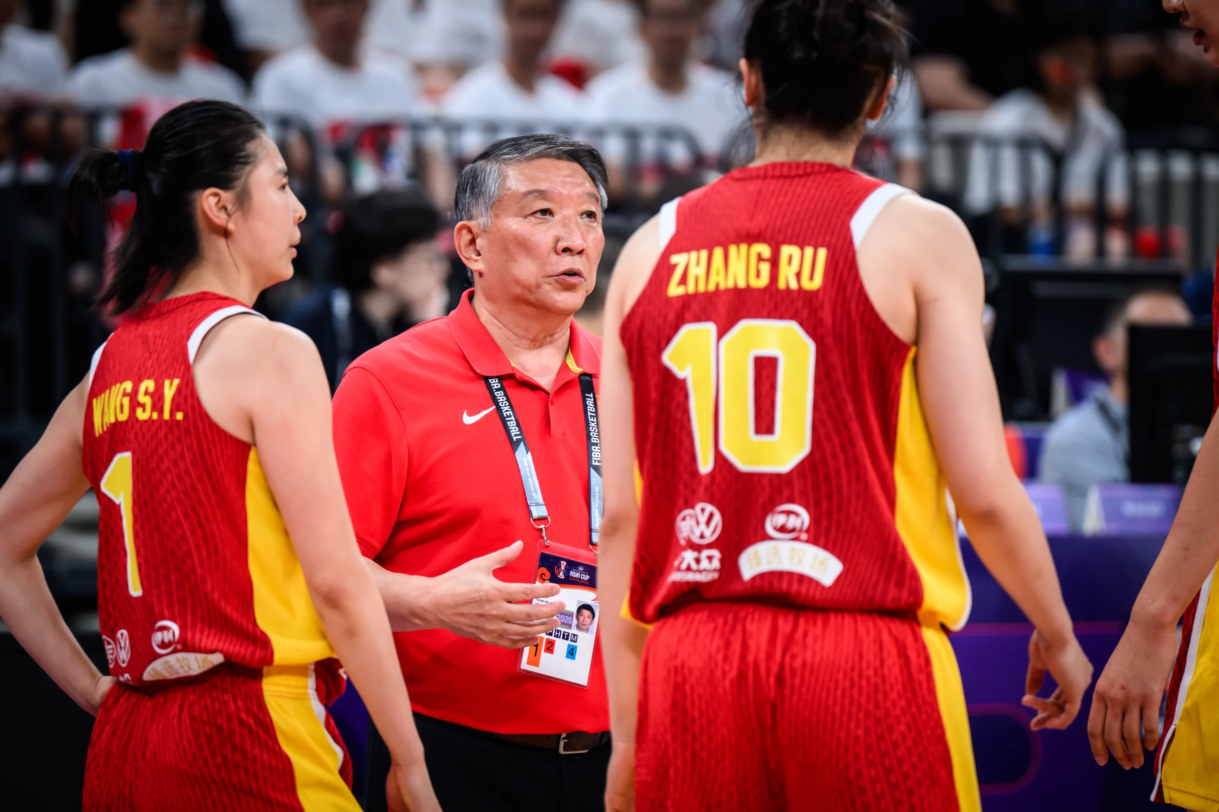 亚洲强队对决，中国球队奋力一搏