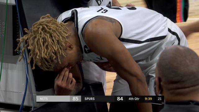 篮网惨败马刺，德罗赞砍下31分