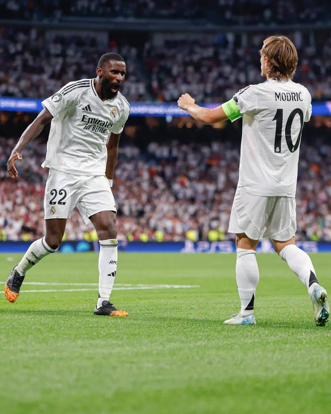 皇马完胜AC米兰，取得欧冠小组赛开门红