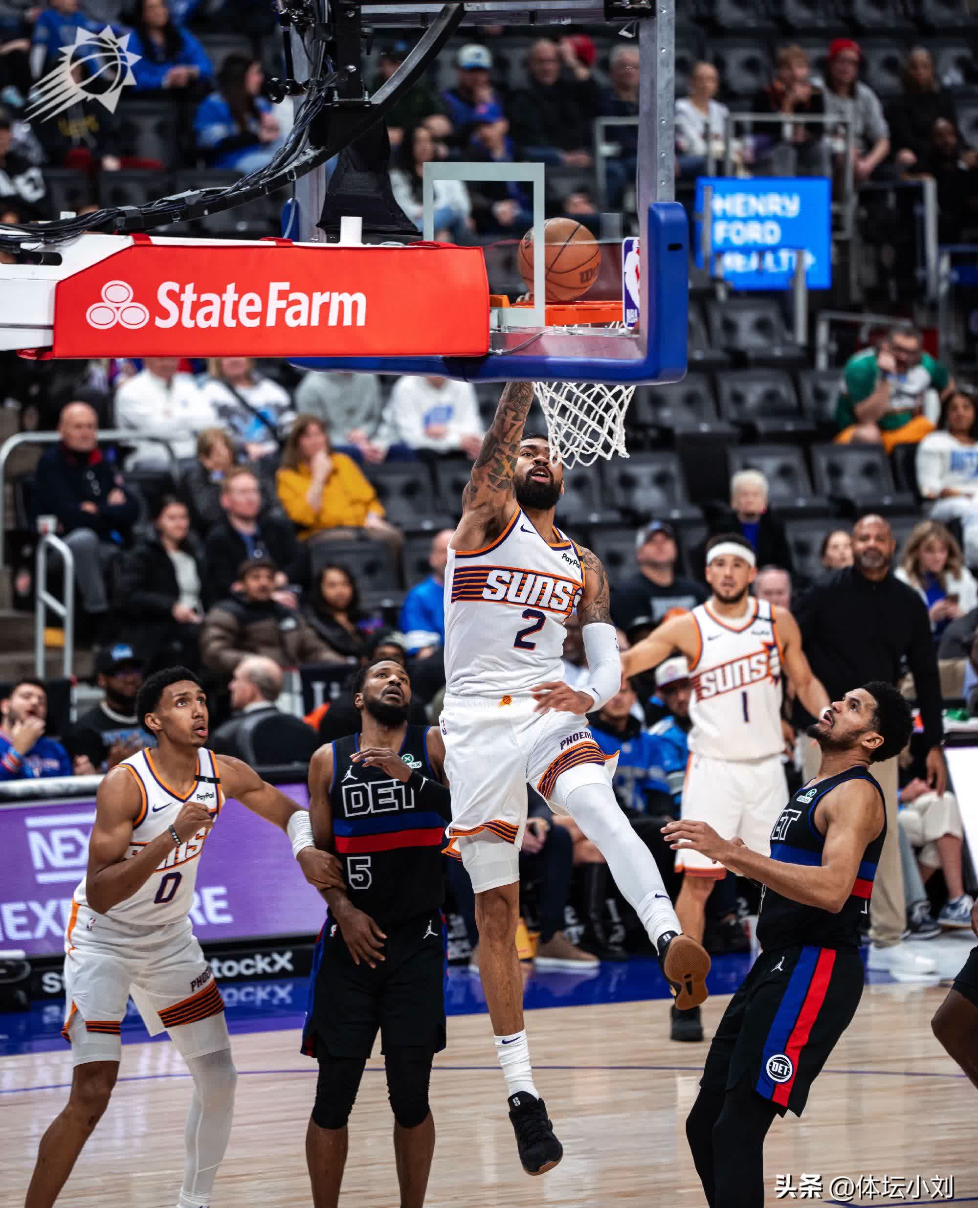 太阳客场击败黄蜂,布克砍下29分 太阳客场击败黄蜂,布克砍下29分