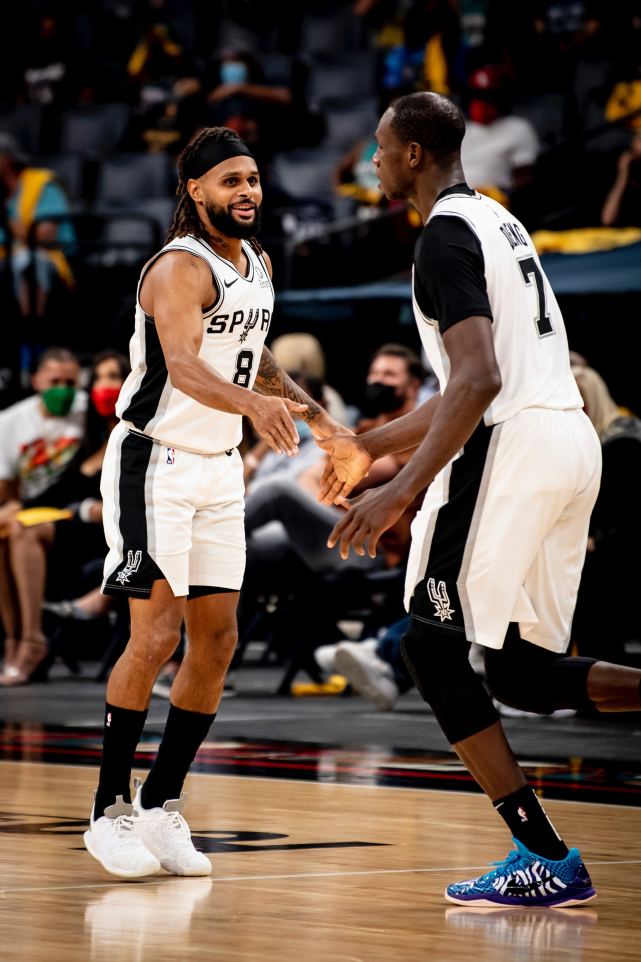 黑豹击败灰熊，沃克全队表现最佳的简单介绍