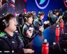 NS翻盘100T，Perkz关键团战开团秒人宿敌对决半决赛，引爆全场热议